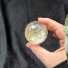 Bergkrystall Kule med Hematitt & Limonitt (Flammekvarts & Golden Healer) thumbnail