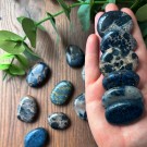 Blå Dumortieritt Lommestein thumbnail