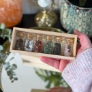 Krystallgaveboks - 6 Magiske Flasker med Chips & Charms thumbnail