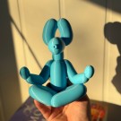 Yoga Ballonghund - Sittende Blå Zenfigur thumbnail