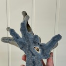 STATEMENT: Stor Blå Fossiliert Korall - 797g  thumbnail