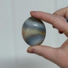 Lys Orca Agat Håndstein #2 (Spekkhoggersteinen) thumbnail