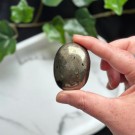 Golden Healer & Pyritt Håndstein #16 thumbnail