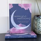 Moon Meditations - 365 nattlige refleksjoner for ro og dyp søvn thumbnail