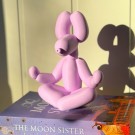 Yoga Ballonghund - Sittende Rosa Zenfigur thumbnail