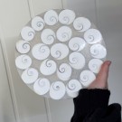 Stor Dekorplate med Shiva Skjell inkl. Håndskåret Trestativ thumbnail