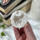 Bergkrystall Geode Halv #2 thumbnail