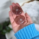 Jordbærkvarts - Kompass Lommestein thumbnail