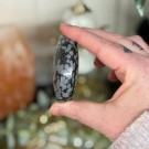 Snøfnugg Obsidian Håndstein #2 thumbnail