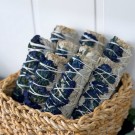 Hvit Salvie & Blå Sinuata - Renselsesbunt for ro, beskyttelse og klarhet thumbnail