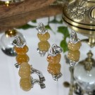 Gul Aventurin Gresskar med Heksehatt Anheng  thumbnail