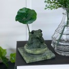 Frosk med Blad i Grønn Serpentin m/roterende base #2 thumbnail