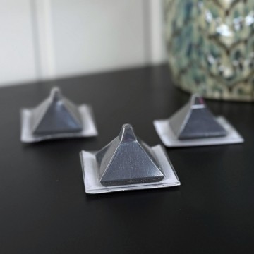 Shungitt Pyramide 3x3 (liten)