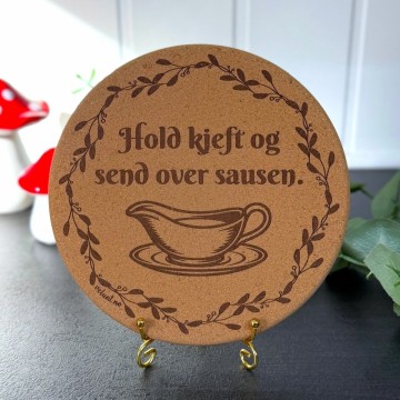 Vel Unt's Aggressive Jule Gryteunderlag - Hold kjeft og send over sausen.