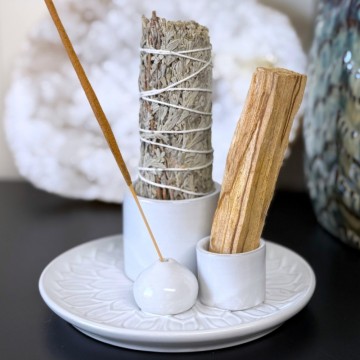 3-i-1 Hvit Røkelsesholder i Keramikk - Salvie, Palo Santo & Røkelsespinne
