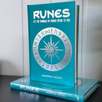 Runes - Lær runenes kraft og hemmelige betydning