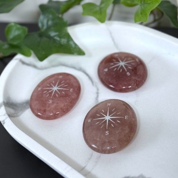 Jordbærkvarts - Kompass Lommestein