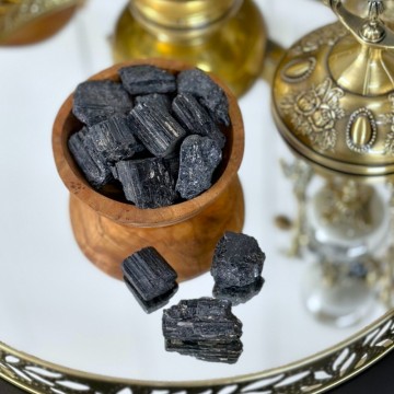 Små Svart Turmalin Råbiter