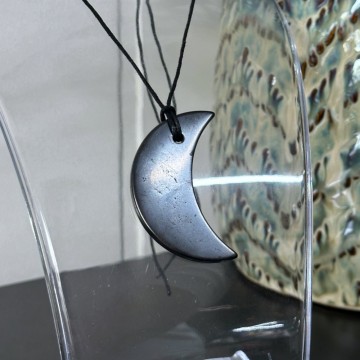 Shungitt Måne Smykke