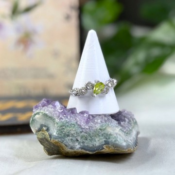 Peridot Justerbar Ring *KUN 1 AV DENNE*