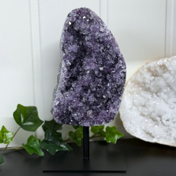Ametyst på stand (1,6KG)