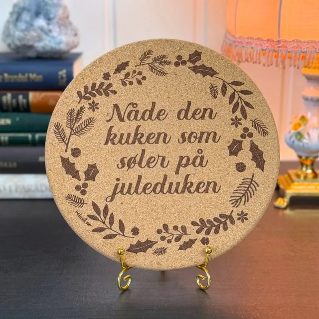 Vel Unt's Jule Gryteunderlag - Nåde den kuken som søler på juleduken