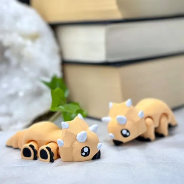 Liten Triceratops - Fersken