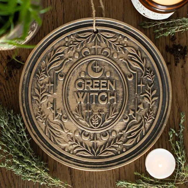 Green Witch Terracotta Veggdekor med Bronseeffekt