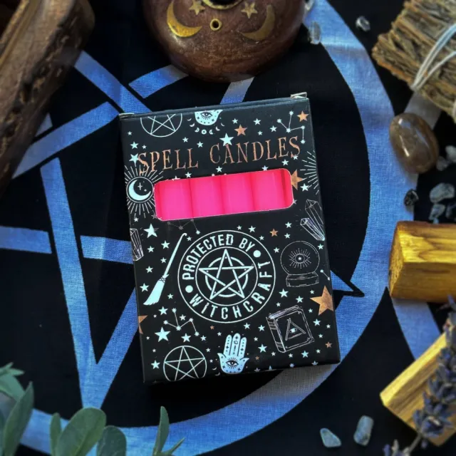 Protected By Witchcraft Spell Candles - Rosa (Vennskap)