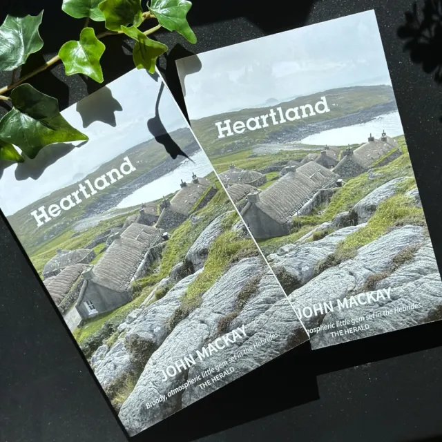 Heartland av John Mackay